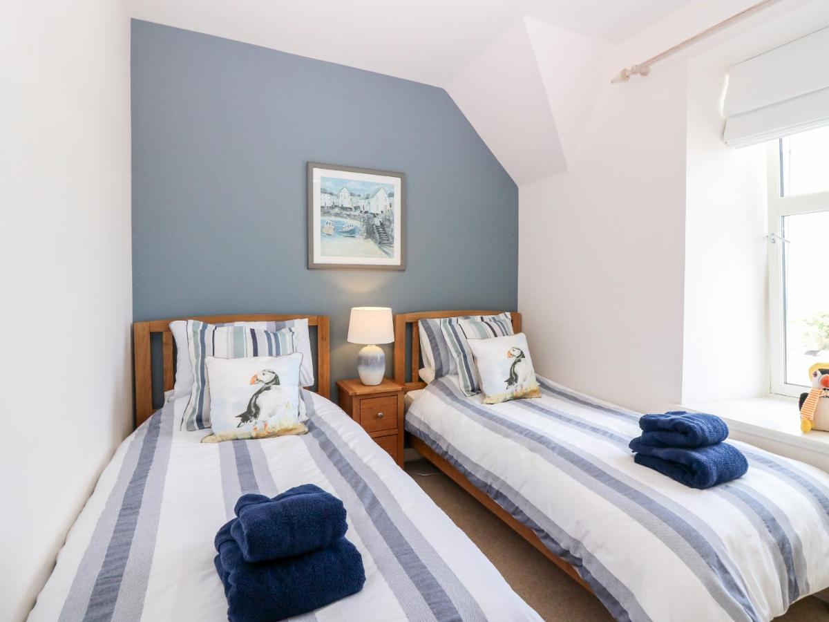 Tammie Norrie Cottage Банф Экстерьер фото